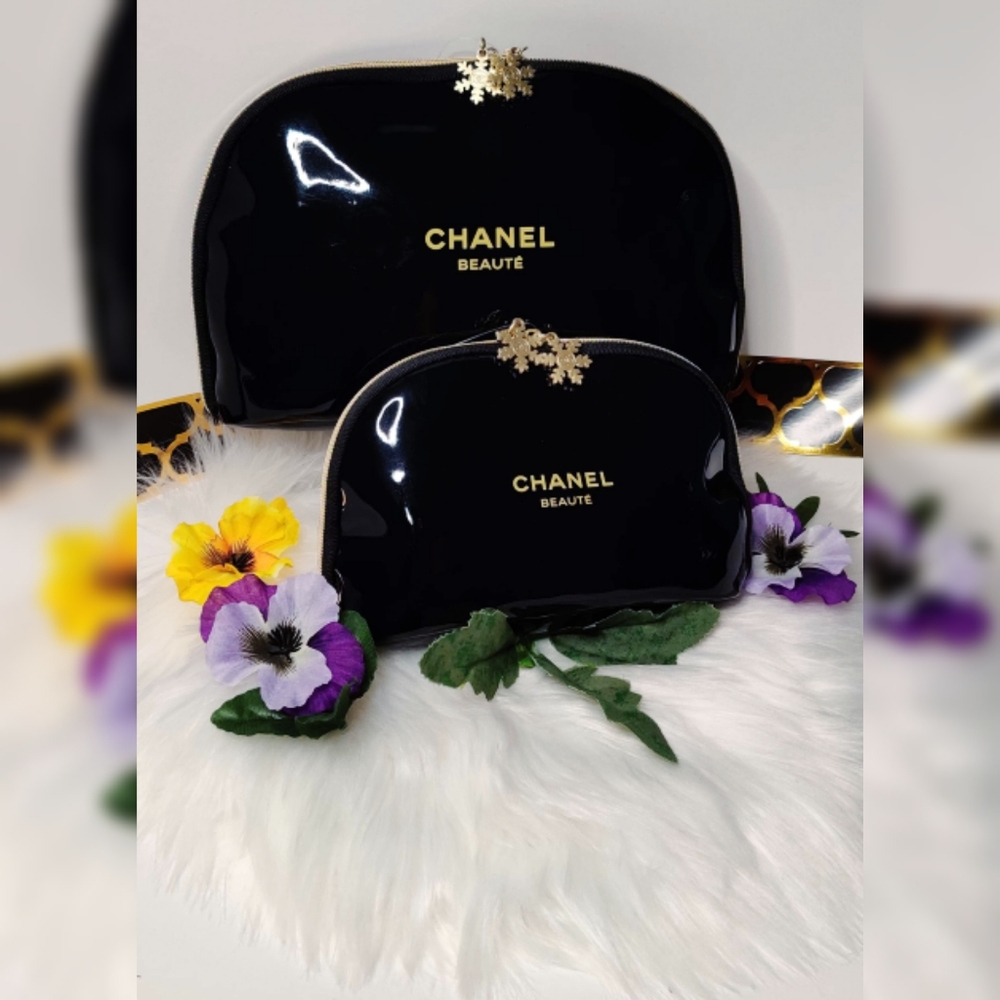 Chanel rare collectible makeup bags - Picture 4 of 4